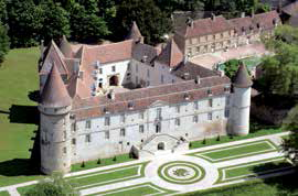 El Château de Bazoches (Borgoña), una de las visitas de nuestro cru CRUCEROS FLUVIALES FRANCIA L ART DE VIVRE CANAL NIVERNAIS OFERTA DESCUENTOS EUROPEAN WATERWAYS CRUCERO DE LUJO CANALES DE FRANCIA BORGOÑA BOURGOGNE HOTEL BARGE ART DE VIVRE CANAL NIVERNAIS CHATEAU BAZOCHES